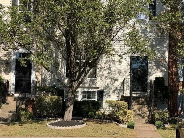 Townhouse for sale in Ashburn Farm, Ashburn