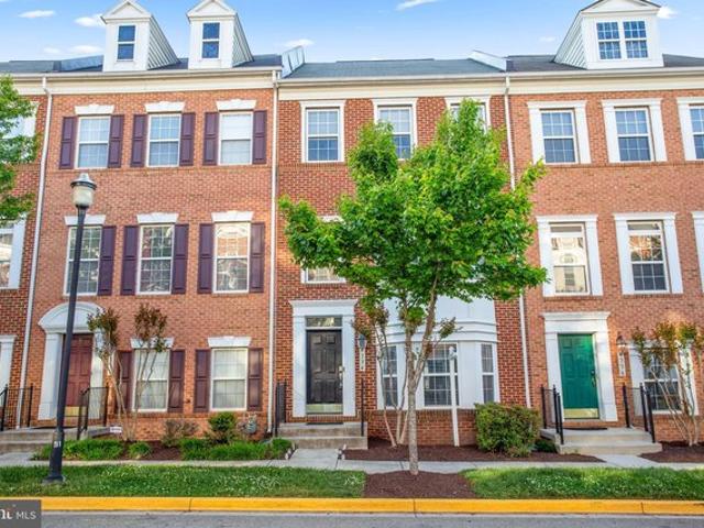 Townhouse for sale in Suitland, Maryland