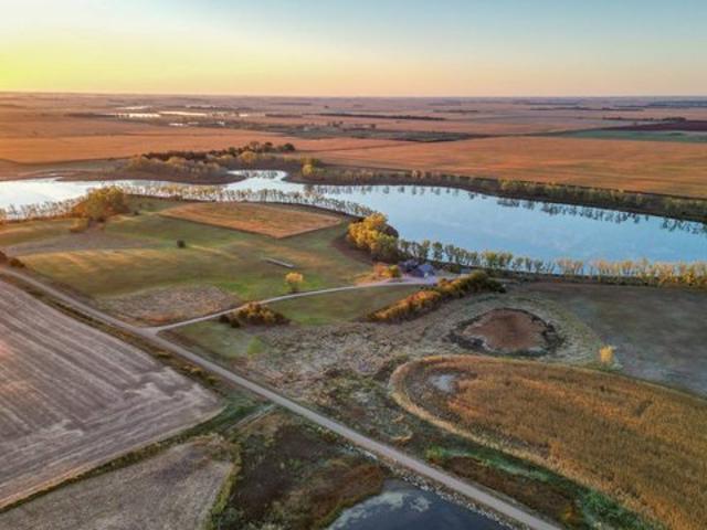 Farm for sale in Bridgewater, South Dakota