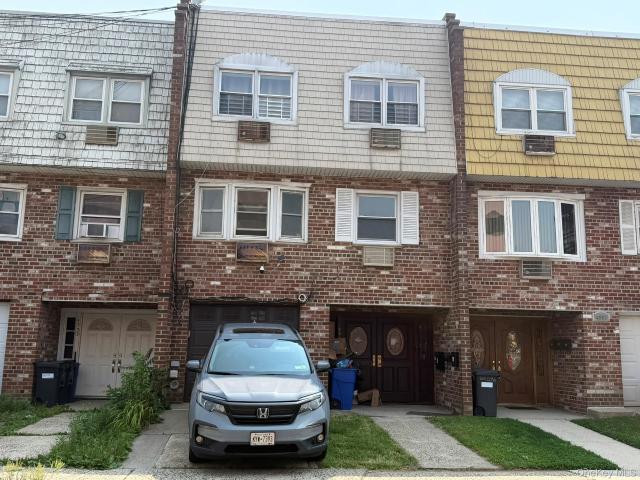 House for sale in Queens, Arverne
