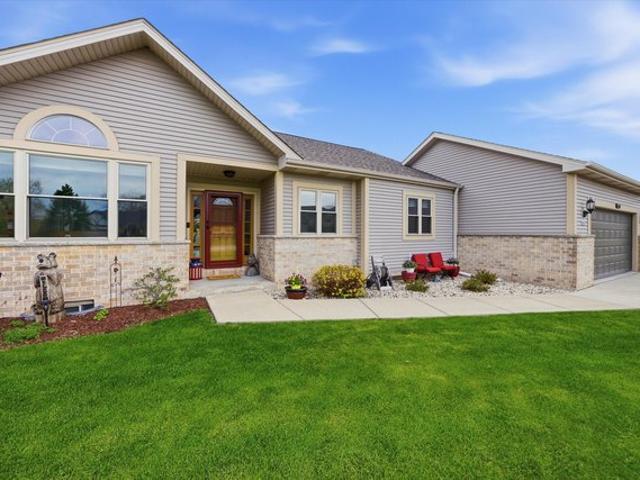 Condo for sale in New Berlin, Wisconsin