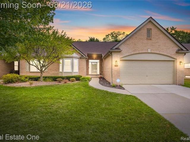 Condo for sale in Clinton Township, Michigan