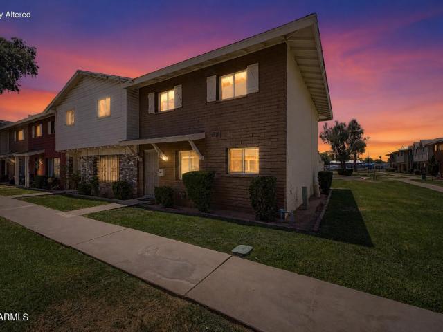 Townhouse for sale in Glendale, Arizona