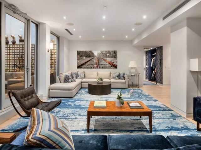 Townhouse for sale in Arverne, New York