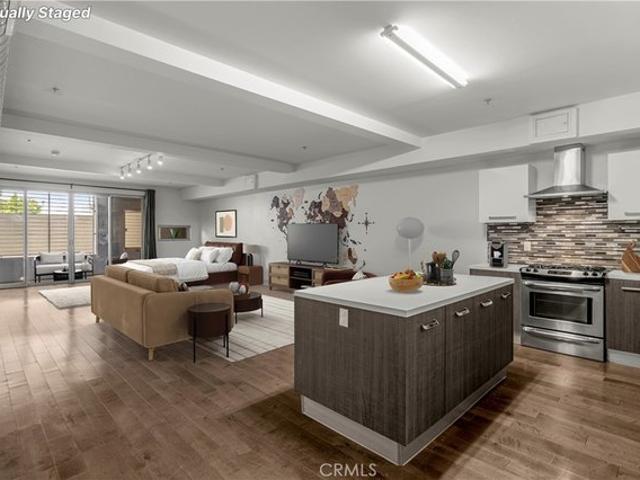 Condo for sale in Long Beach, Los Angeles County