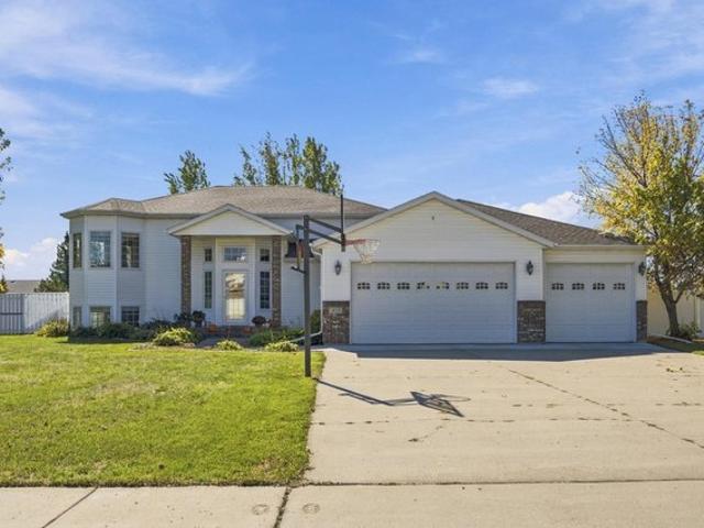 House for sale in Eagle Run, West Fargo