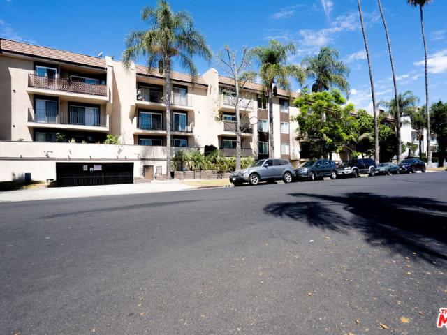 Condo for sale in Canoga Park, California