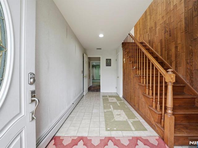 House for sale in Northvale, New Jersey