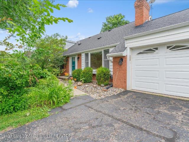 House for sale in Waverly, Lansing