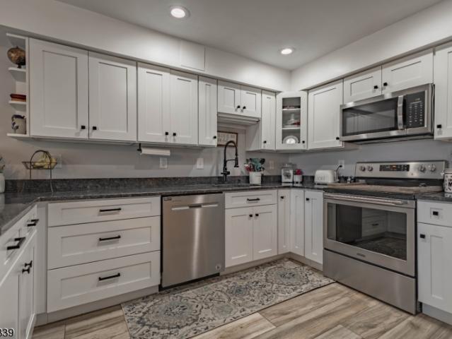 House for sale in Hamburg, New Jersey
