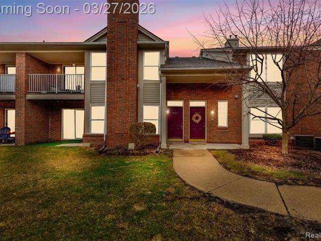 Condo for sale in Clinton Township, Michigan