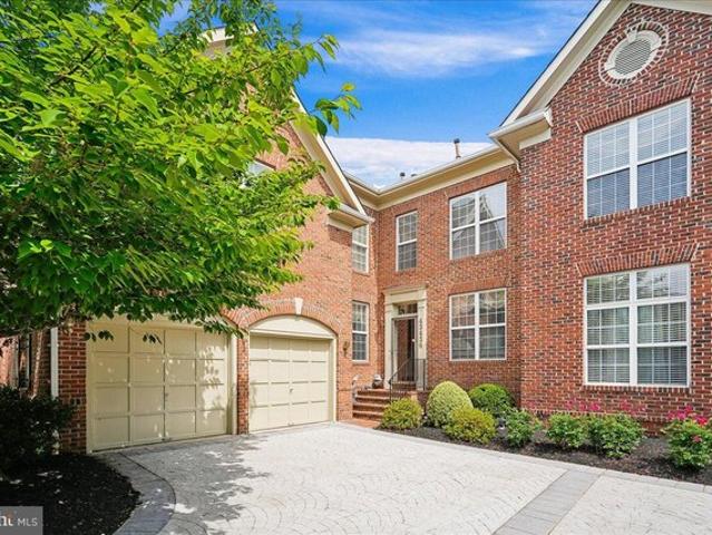 Townhouse for sale in Virginia
