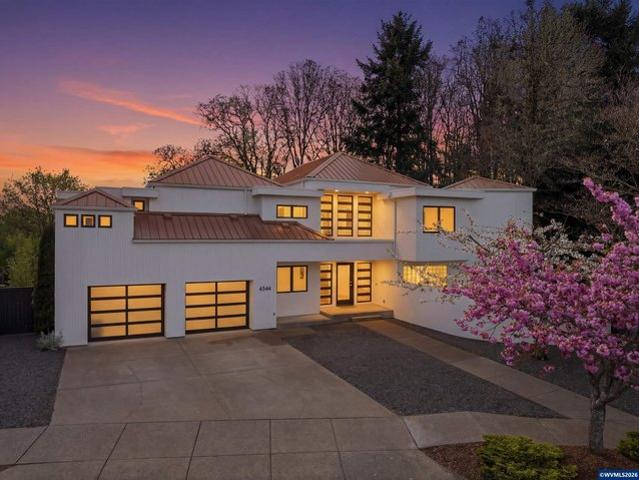 House for sale in Oregonia
