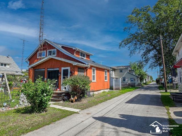House for sale in Luna Pier, Monroe County