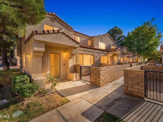 Townhouse for sale in Lancaster, California