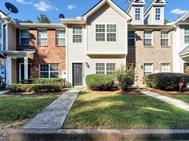 Townhouse for sale in Lilburn, Georgia