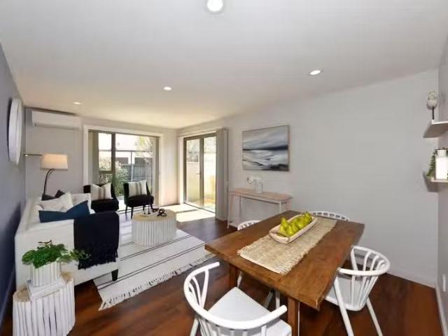 House for sale in Edgeware, Canterbury