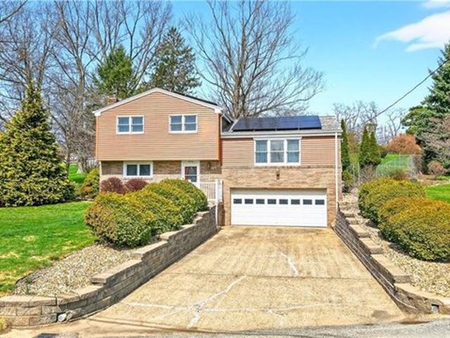 Condo for rent in Belle Vernon, Pennsylvania