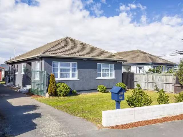 House for sale in Chaslands, Canterbury