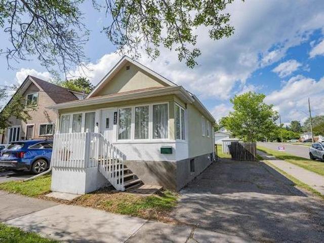 House for sale in Thunder Bay, Ontario