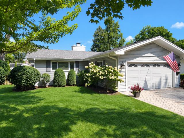 House for sale in Barrington, Lake County