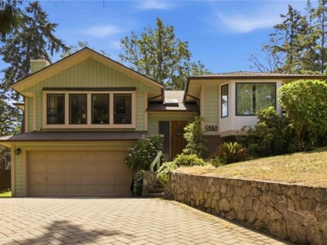 House for sale in Saanich, British Columbia