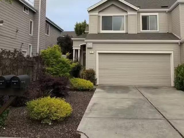 Condo for rent in Oakland