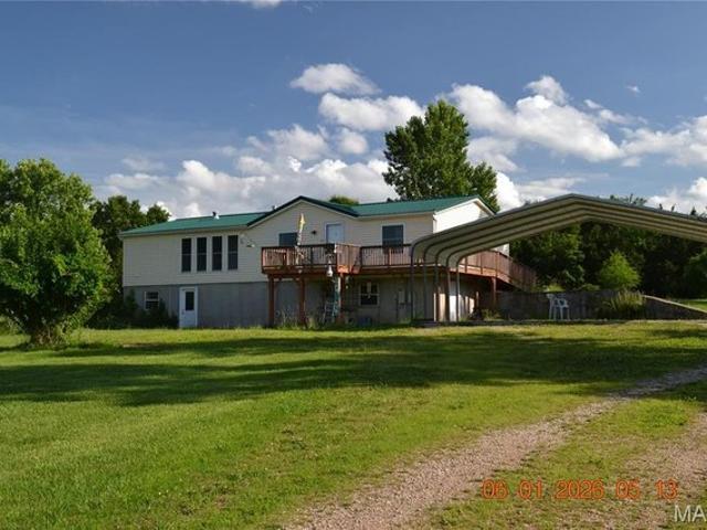 House for sale in De Soto, Missouri