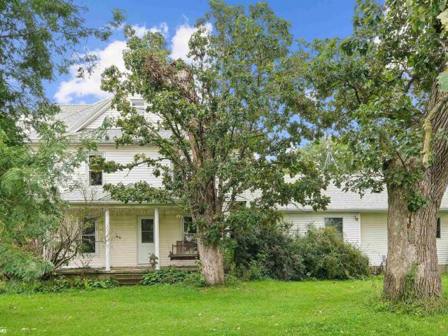 House for sale in Grinnell, Poweshiek County