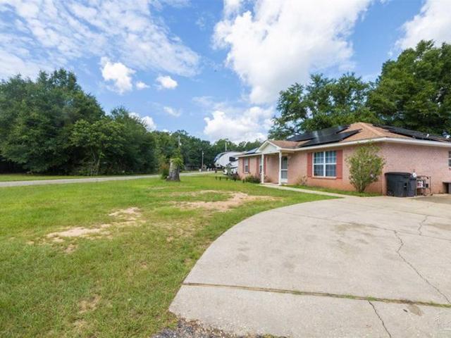 House for sale in Pace, Florida