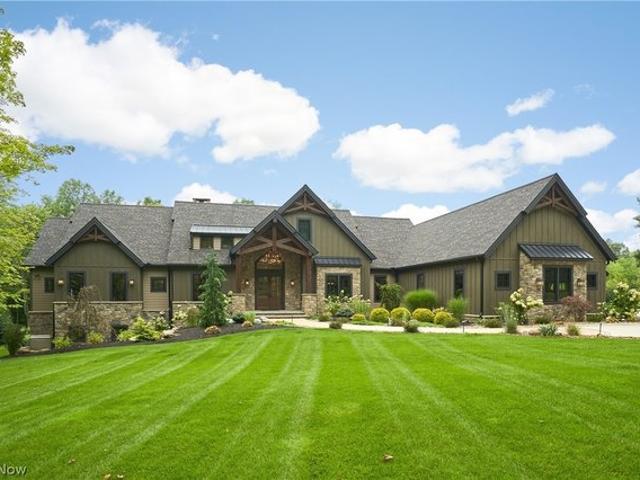 House for sale in Summit, Ohio