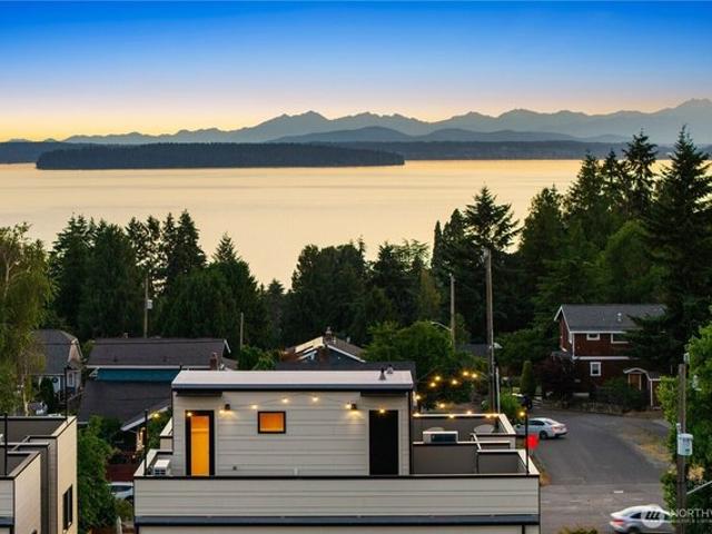 Townhouse for sale in Seattle, Washington