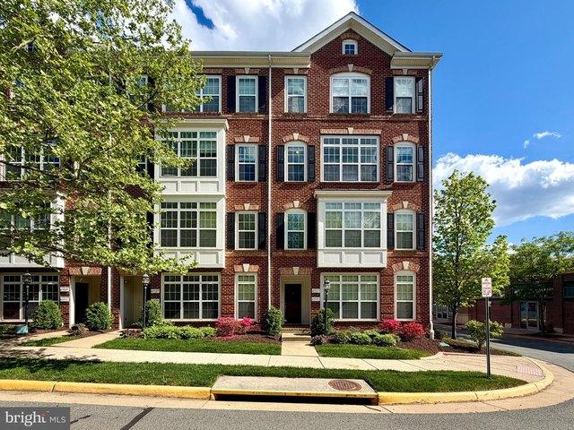 Condo for sale in Lansdowne Village Green, Leesburg