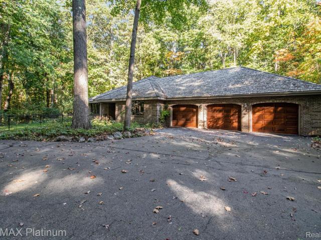 House for sale in Hartland, Michigan