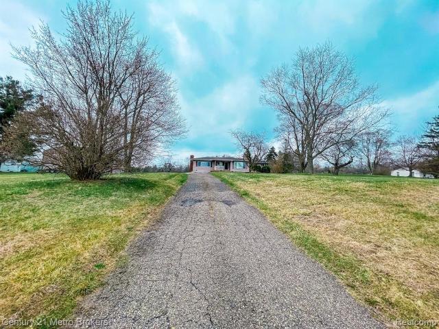 House for sale in Columbiaville