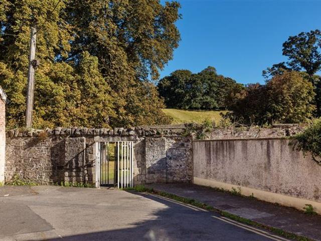 Apartment for sale in Bluebell, North Tipperary