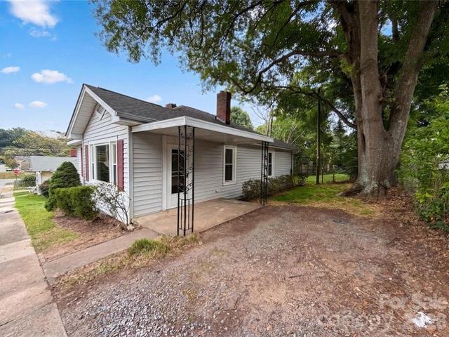 House for sale in Cramerton, North Carolina