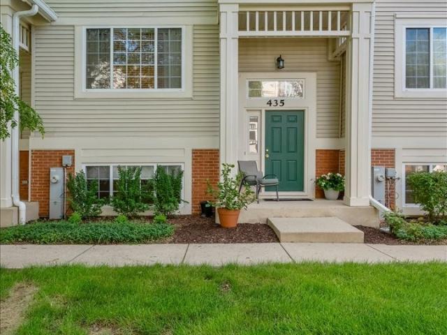 Condo for sale in Mchenry, Illinois