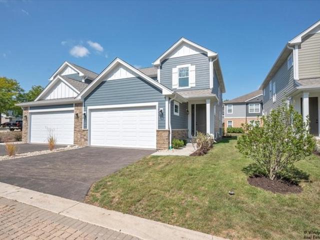 Townhouse for sale in Mchenry, Illinois