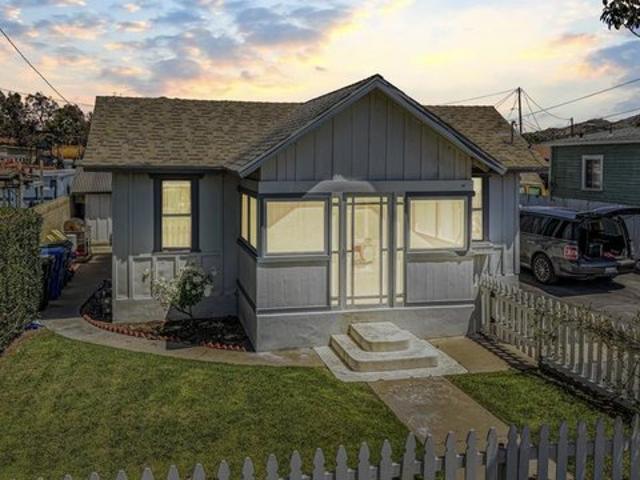 House for sale in Santa Paula, California