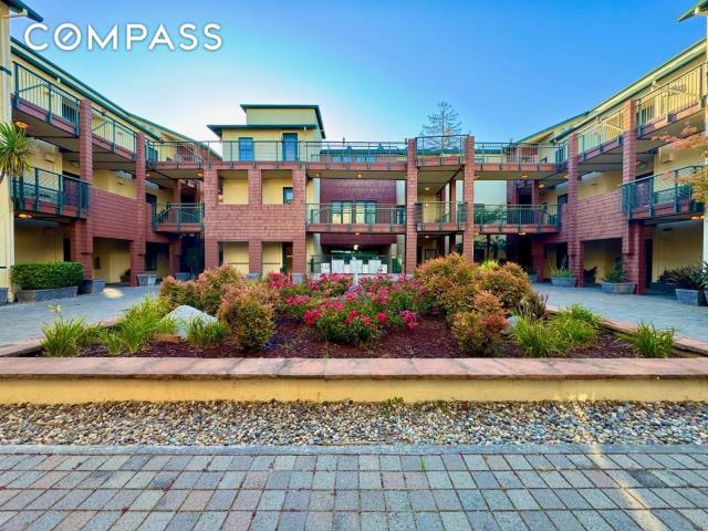 Condo for sale in Palo Alto, California