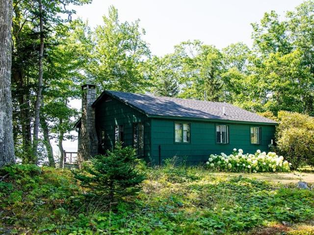 House for sale in Herricks, Brooksville