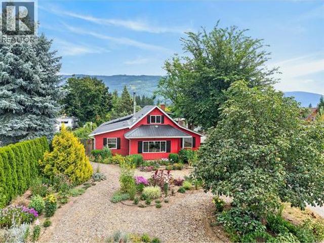 House for sale in Salmon Arm, British Columbia