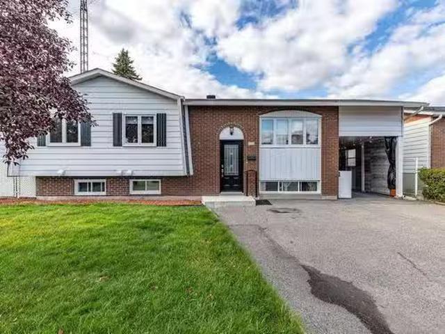 House for sale in Longueuil, Quebec