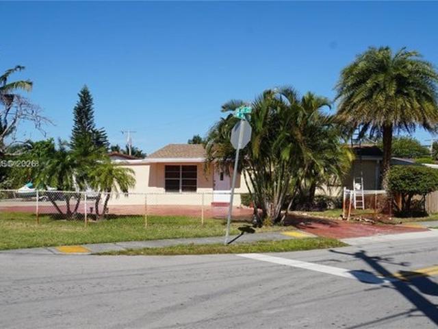 House for sale in Dania, Florida