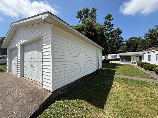 House for sale in Loogootee, Indiana