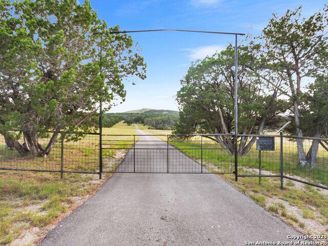 House for sale in Bandera House for sale in Bandera