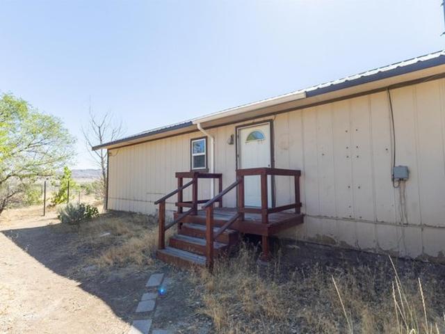 House for sale in Doyle, California