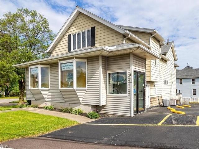 Commercial for sale in Elyria