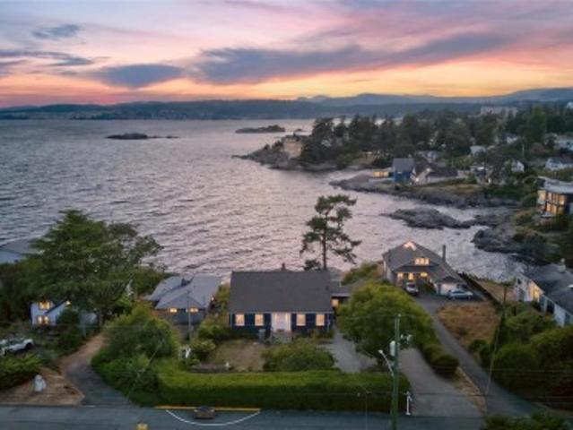 House for sale in Esquimalt, Capital Regional District